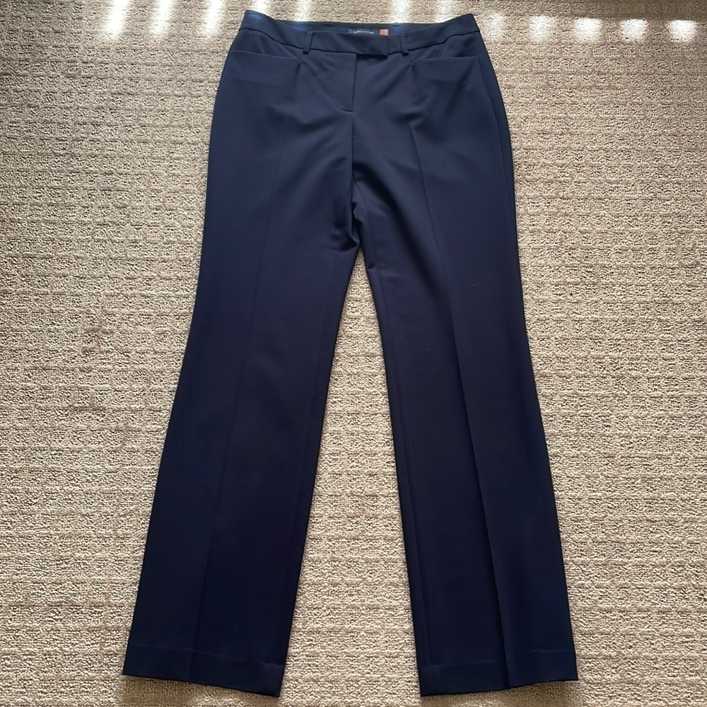Tommy Hilfiger suit pants. Worn once. Size 4. Excellent conducting. Blue.